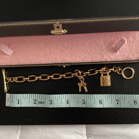 Juicy Couture charm lock bracelet - Picture 4 of 4